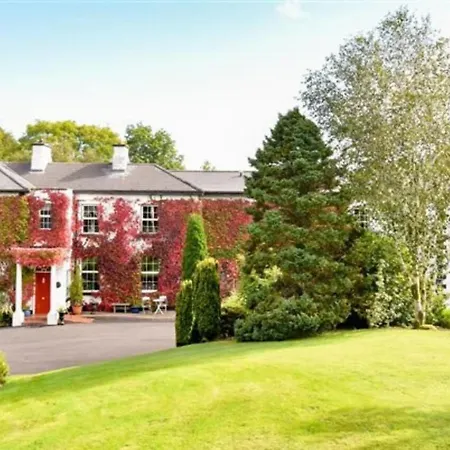 Ross House 4*