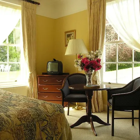 Ross House Hotell 4*