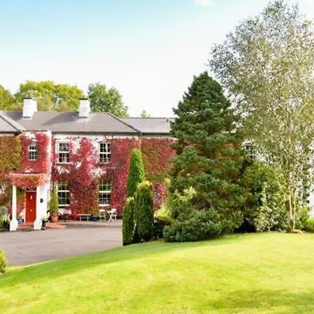 Ross House Hotell 4*