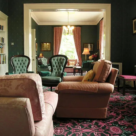 Ross House Hotell 4*